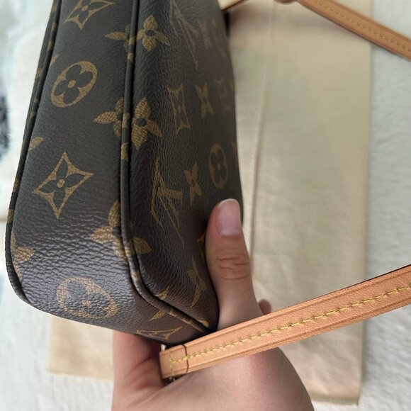 Louis Vuitton Pochette Accessoires w/ Tags PERFECT CONDITION - Picture 8 of 16